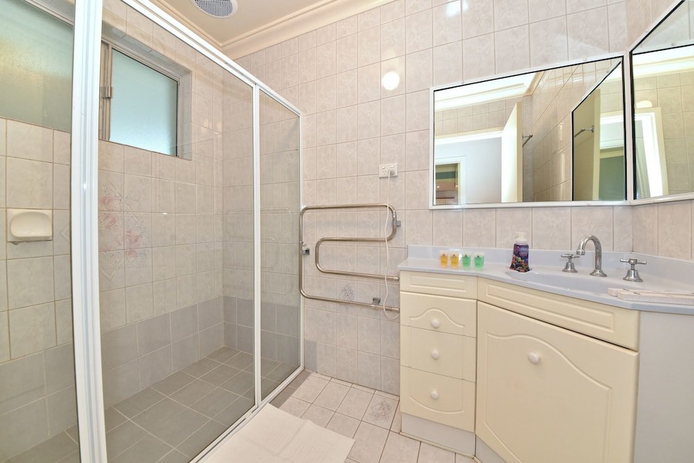 Фото Comfy Home Close to Airport & City 2280