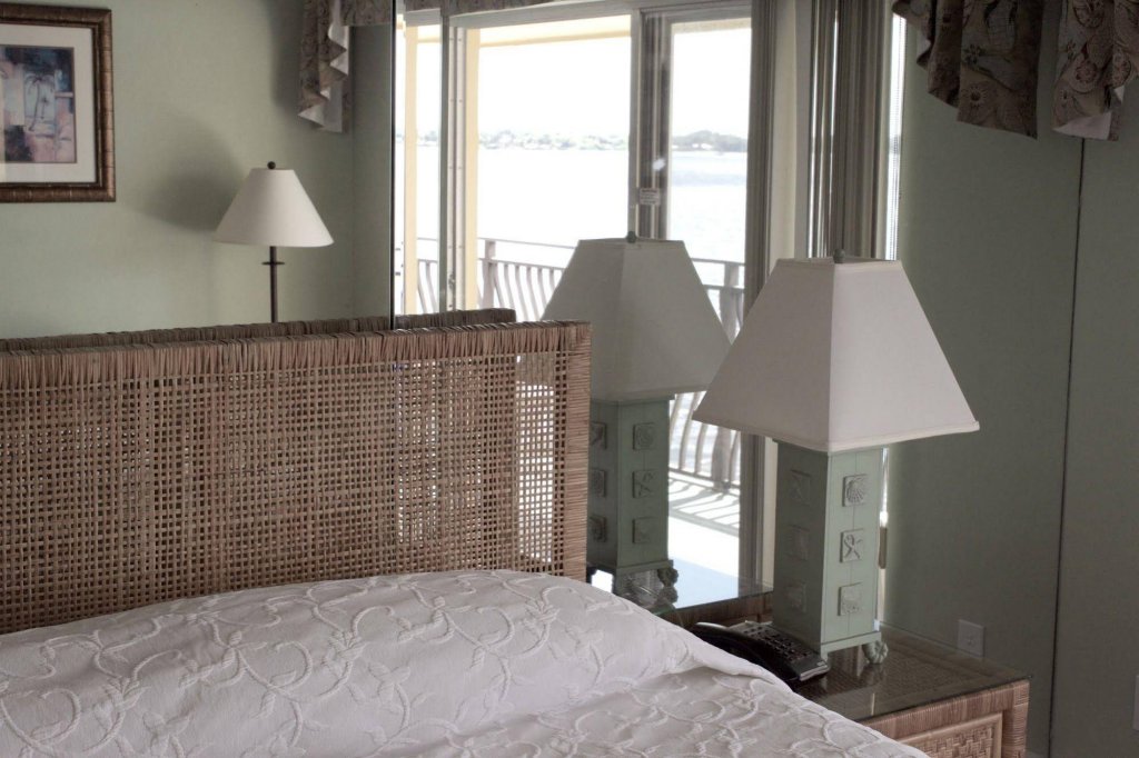 Фото Palm Beach Waterfront Suites