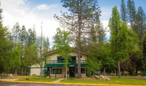 Гостиница Yosemite Lakes Bunkhouse Cabin 31