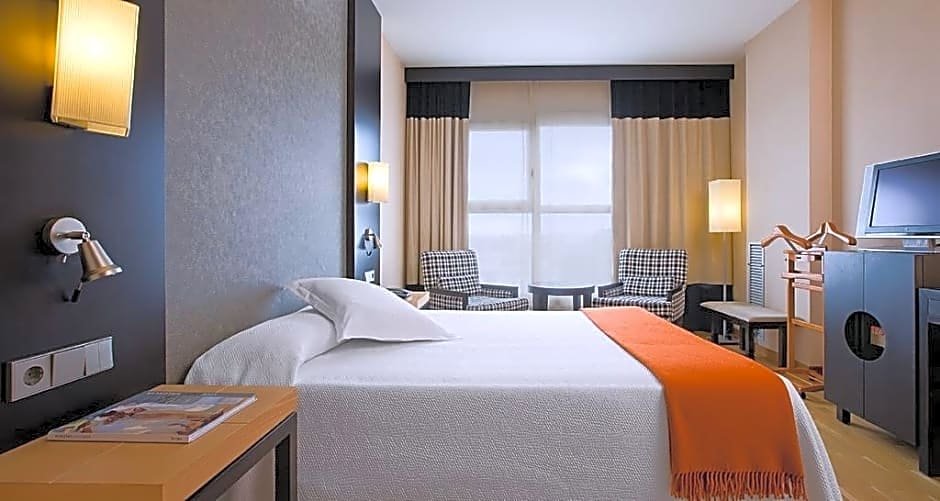 Фото Nh Valencia Center