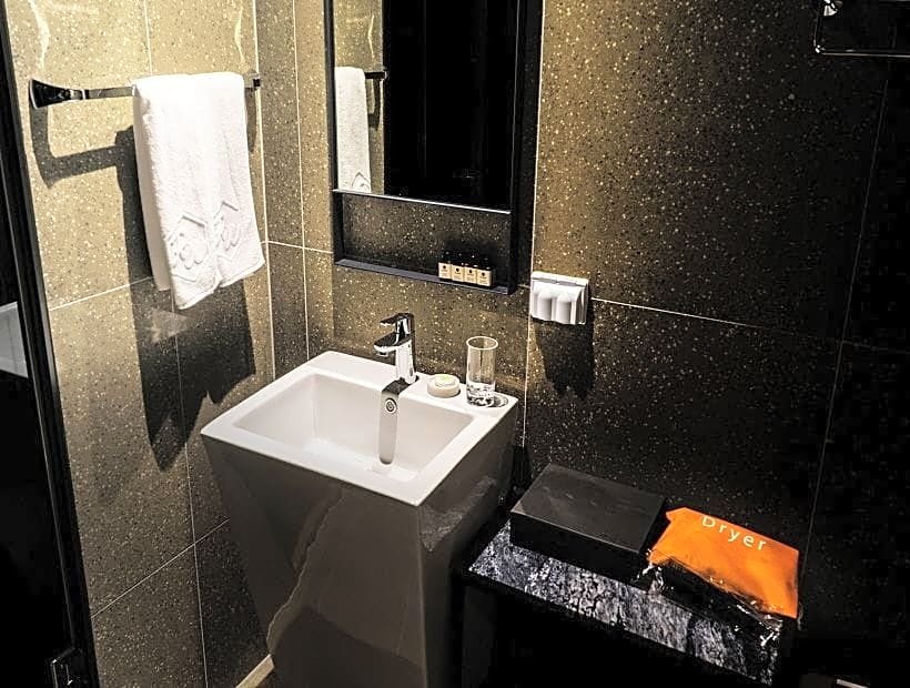 Фото Richwell Hotel