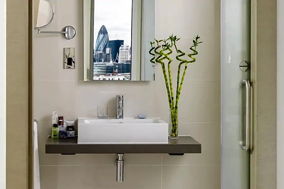 Фото H10 London Waterloo