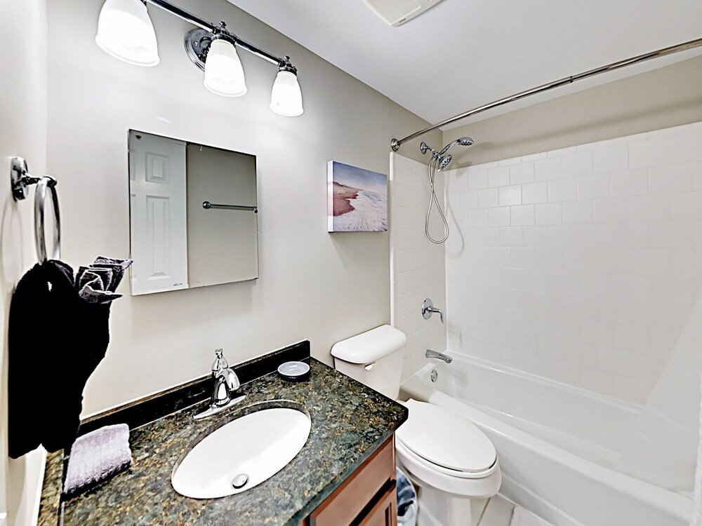 Фото New Listing! 2 Amazing Units, Walk To Forsyth Park 4 Bedroom Duplex