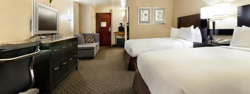Фото Отель Doubletree by Hilton New York Jfk Airport