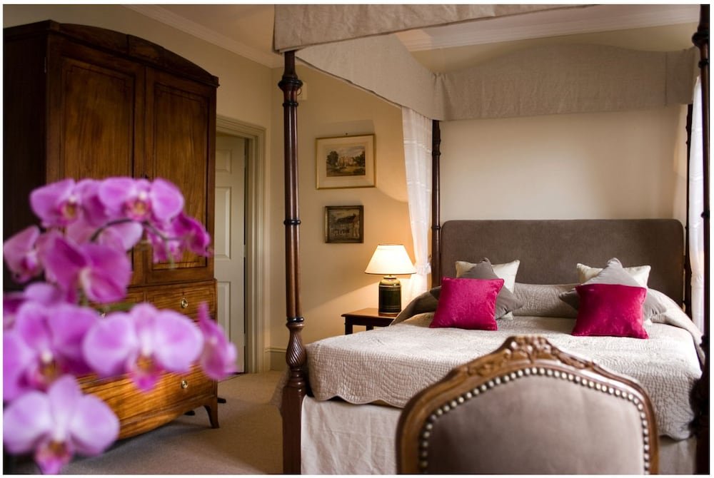 Фото Ockenden Manor Hotel & SPA