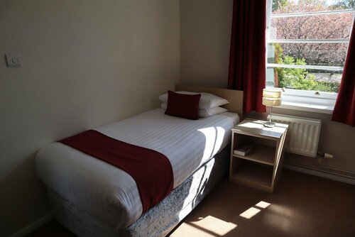 Гостиница Hinsley Hall в Лидсе