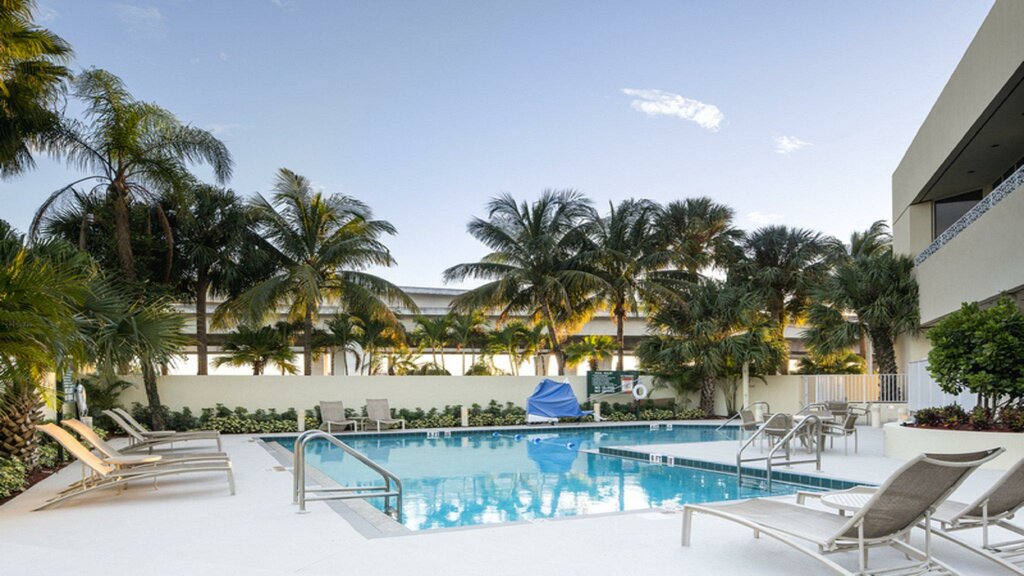 Hotel Holiday Inn Palm Beach Airport, West Palm Beach, photo