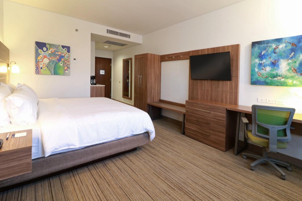 Фото Holiday Inn Express And Suites Ensenada Centro, an Ihg Hotel