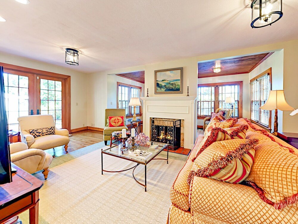 Фото Old Northwood - 3 Br Home