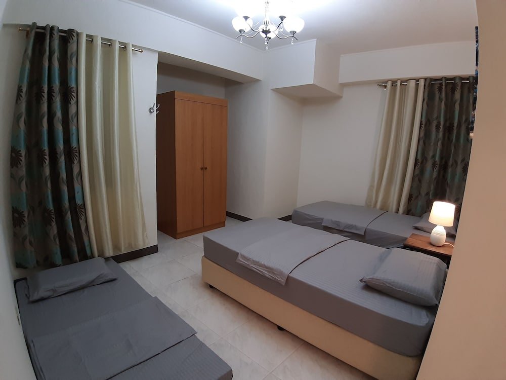 Фото Obaid's Condo in Winland Towers