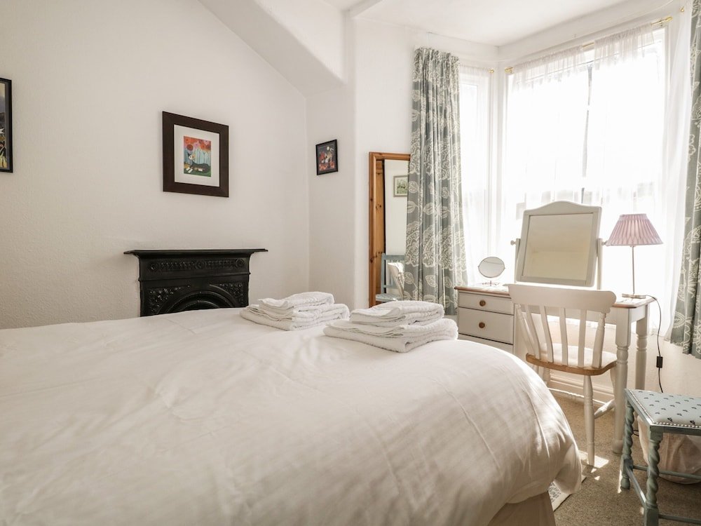 Фото Honeysuckle Cottage