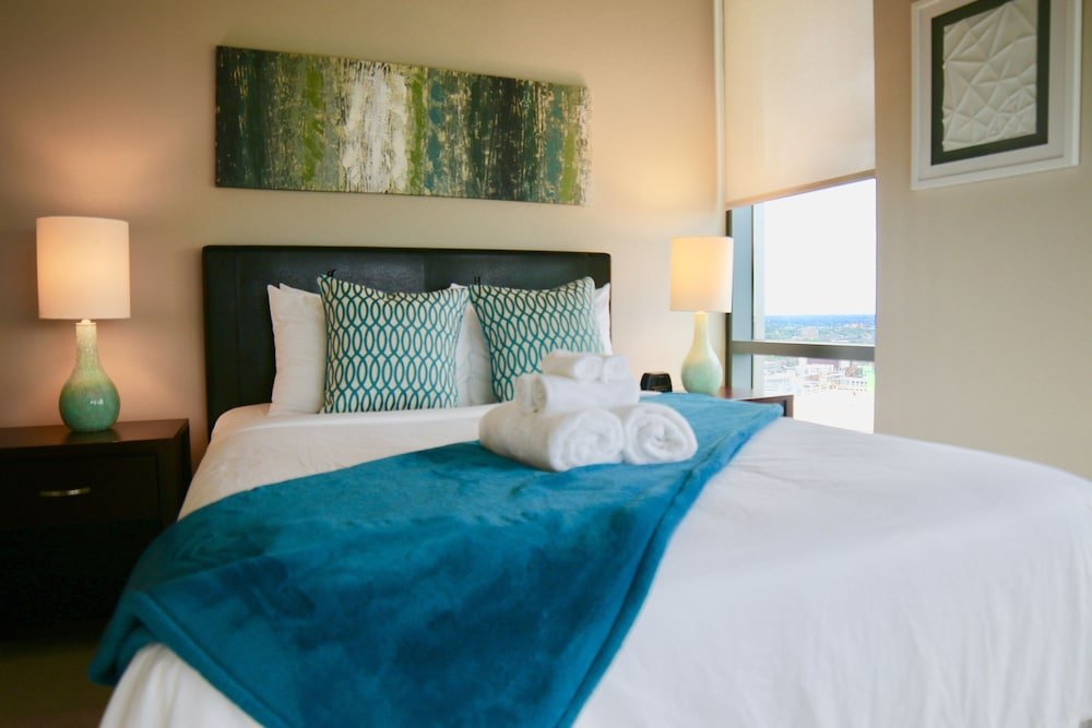 Фото UrHomeInPhilly- Market Street