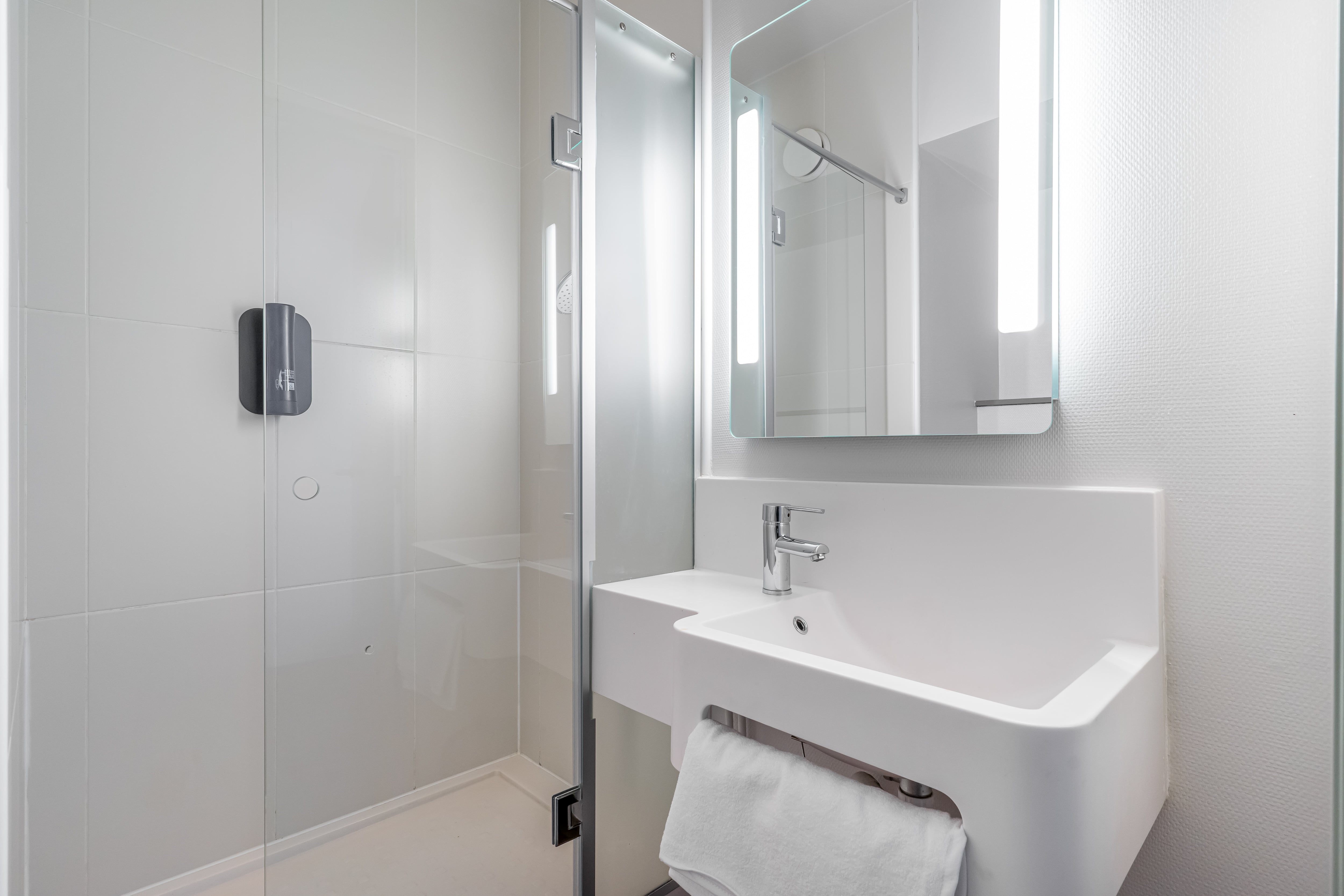 Фото B&B Hôtel Marseille Euromed