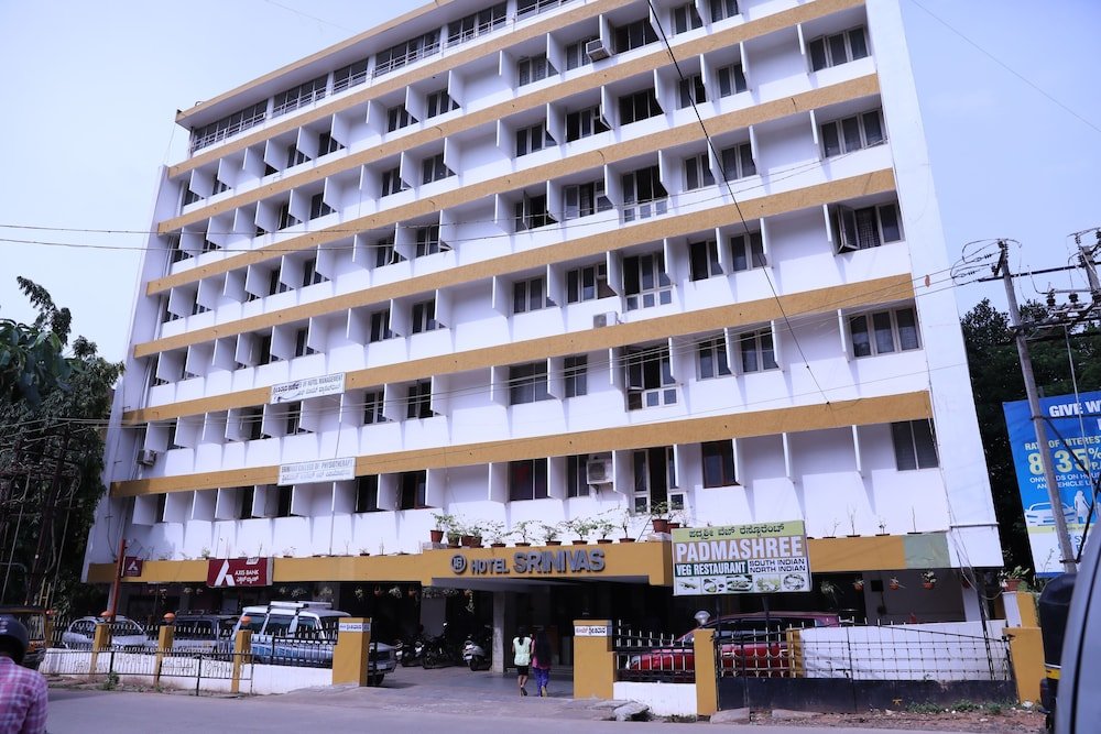 Фото Srinivas Saffron Hotel