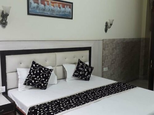 Гостиница Hotel Sarwan в Агре