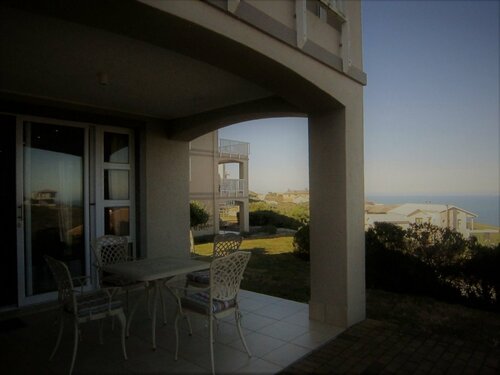 Гостиница Aan de Zee @ Pinnacle Self - Catering Villas