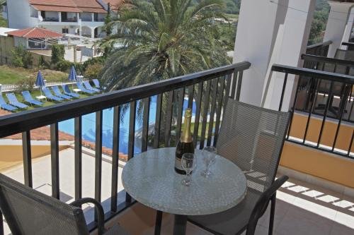 Фото Perros Hotel