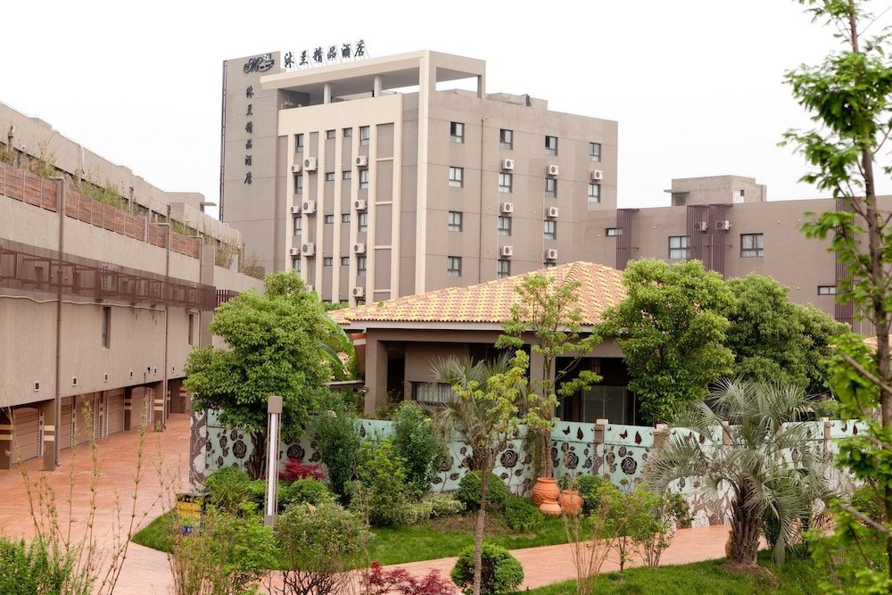 Фото отеля 1