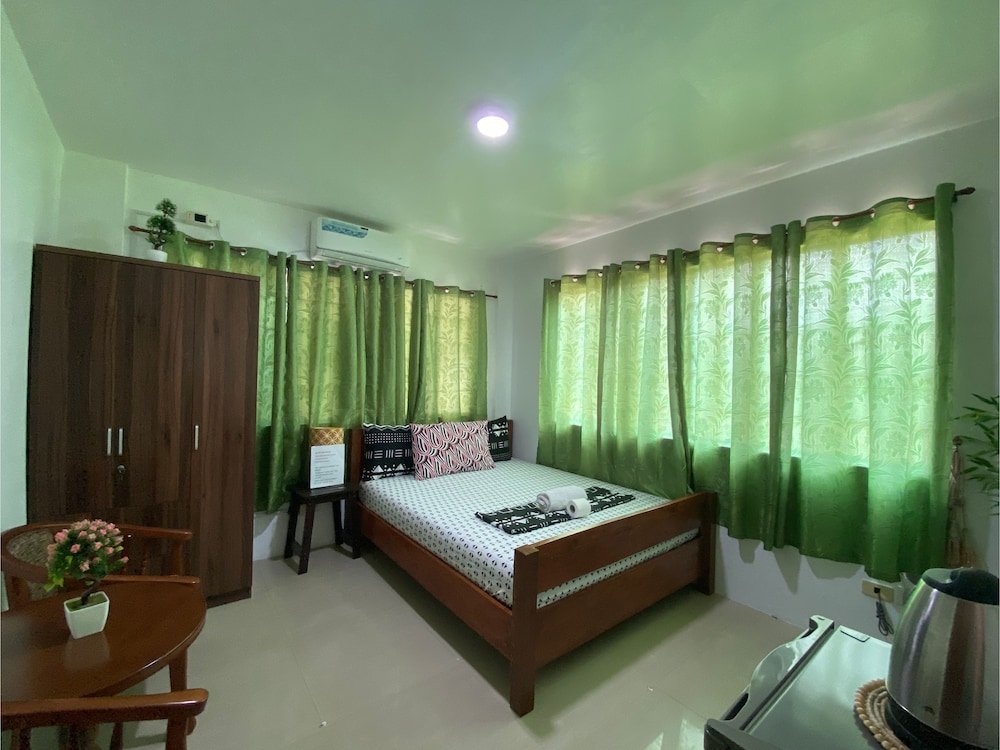 Фото Titan Residence at Mactan Cebu