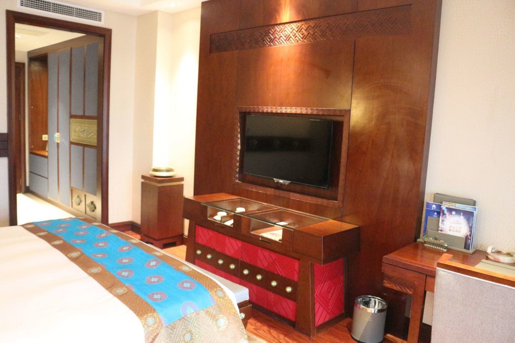 Фото St. Potala Hotel