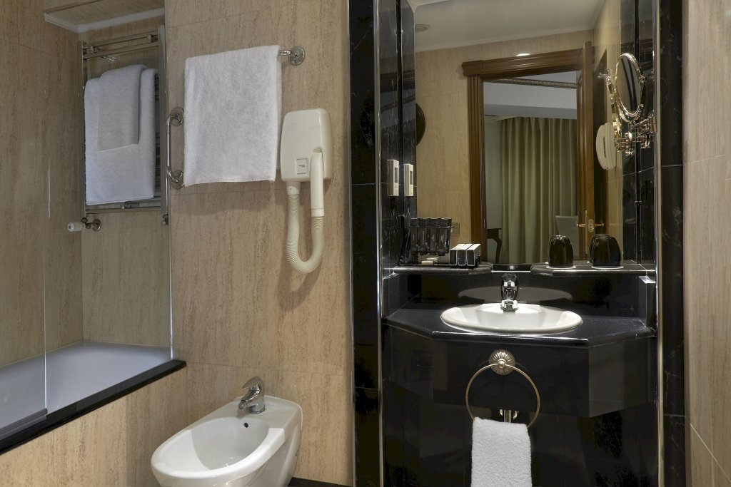 Фото The Level at Meliá White House