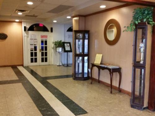 Фото University Hotel & Suites