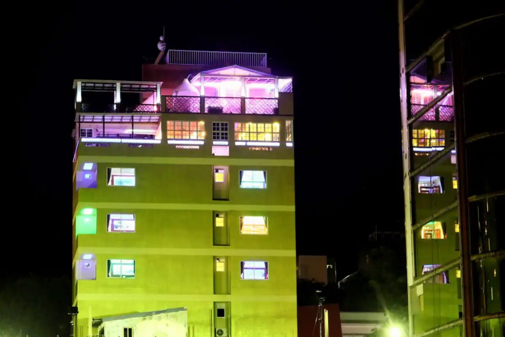 Фото отеля 1