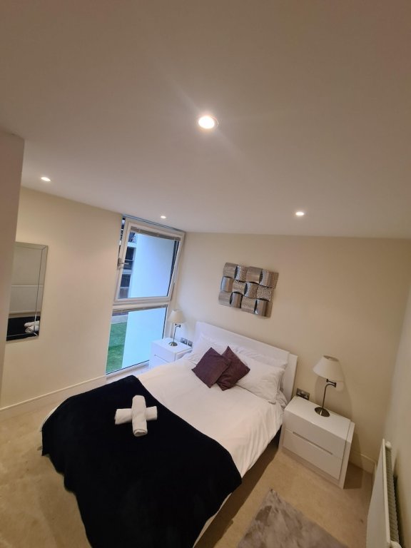 Фото Cosy Studio Apartment in Canary Wharf