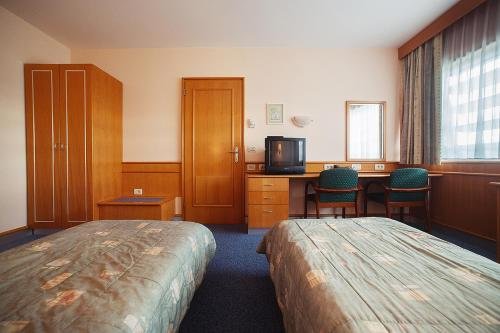 Фото отеля 2