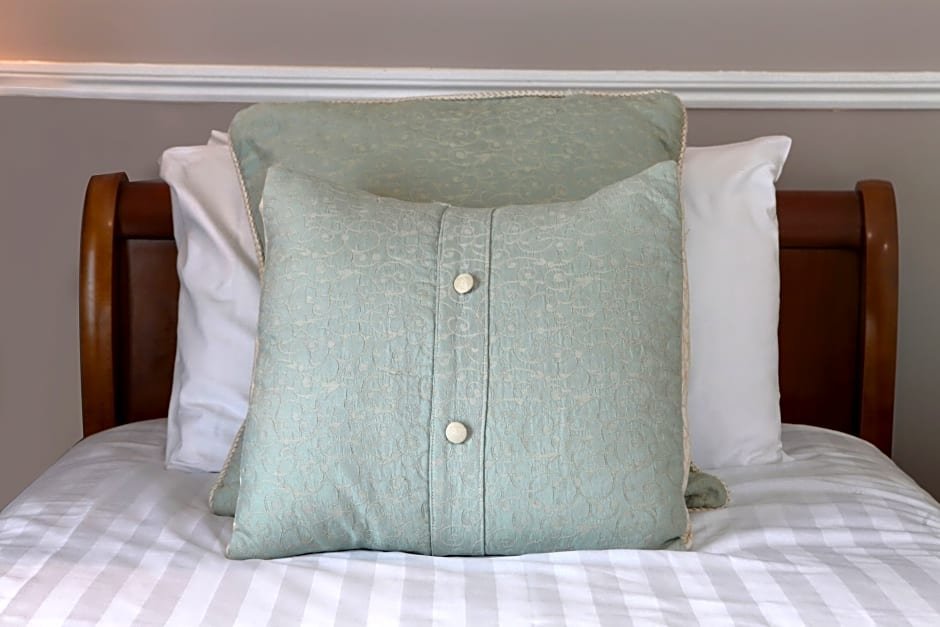 Фото The Gatehouse Hotel