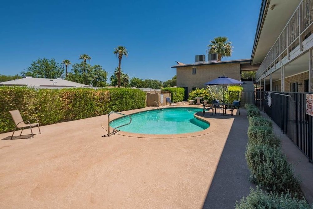 Фото Relaxing 2br Pool by WanderJaunt