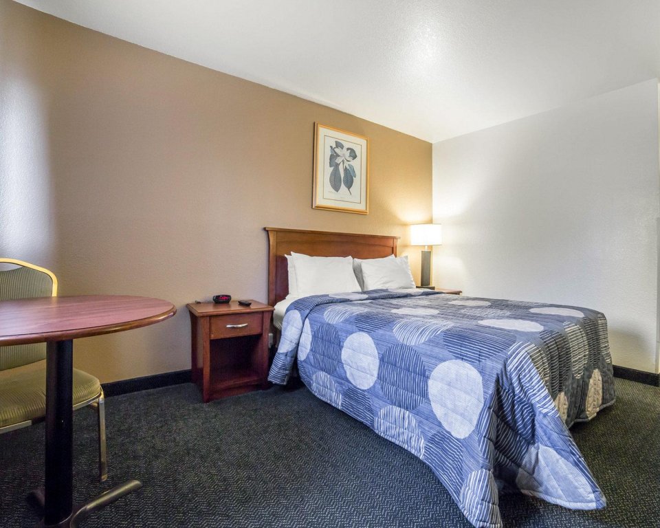 Фото Quality Inn Downtown