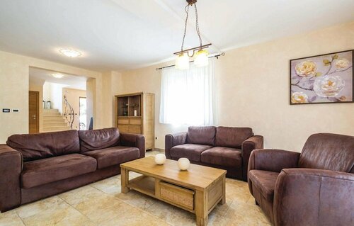 Гостиница Beautiful Home in Turcic With Wifi and 4 Bedrooms