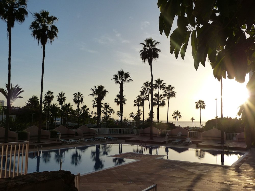 Фото Suncanarias Ocean View Apartment