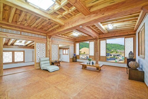 Гостиница Gyeongju Hanokhotel Chunchugwan в Кенджу