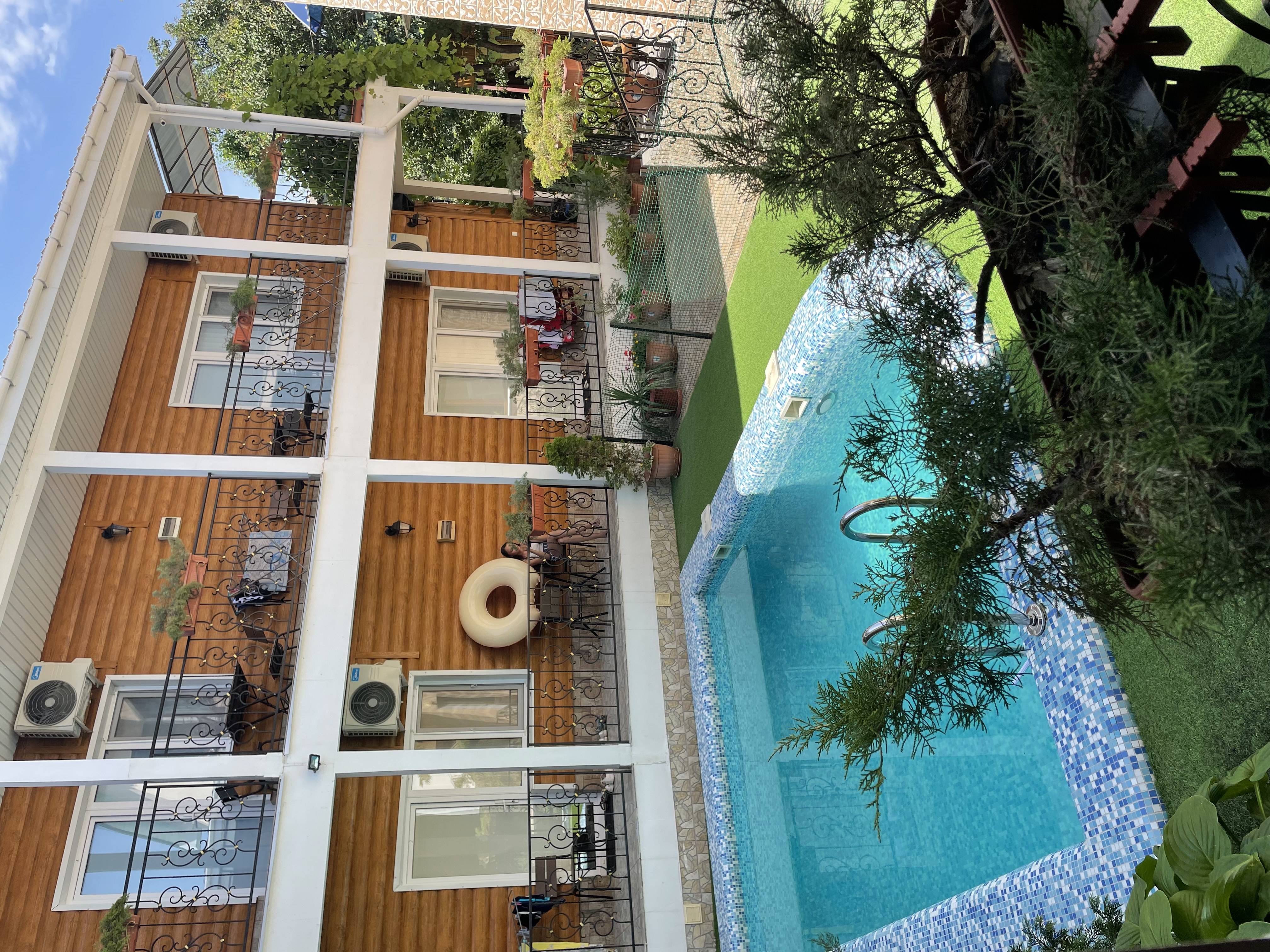 Фото отеля 1