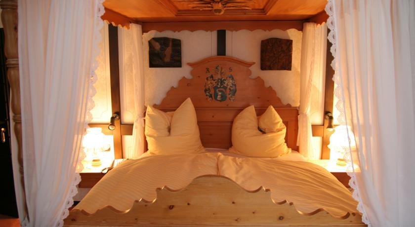 Фото Hotel Burg Wassenberg