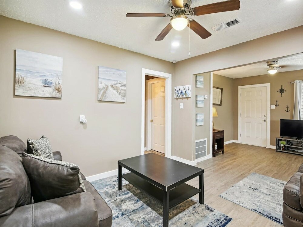 Фото River & Ezra's Playhouse