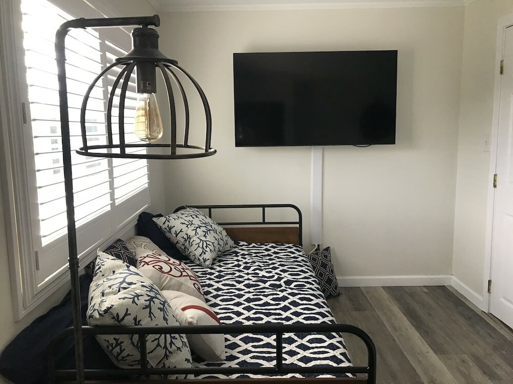 Фото Vineyard Harbor Motel