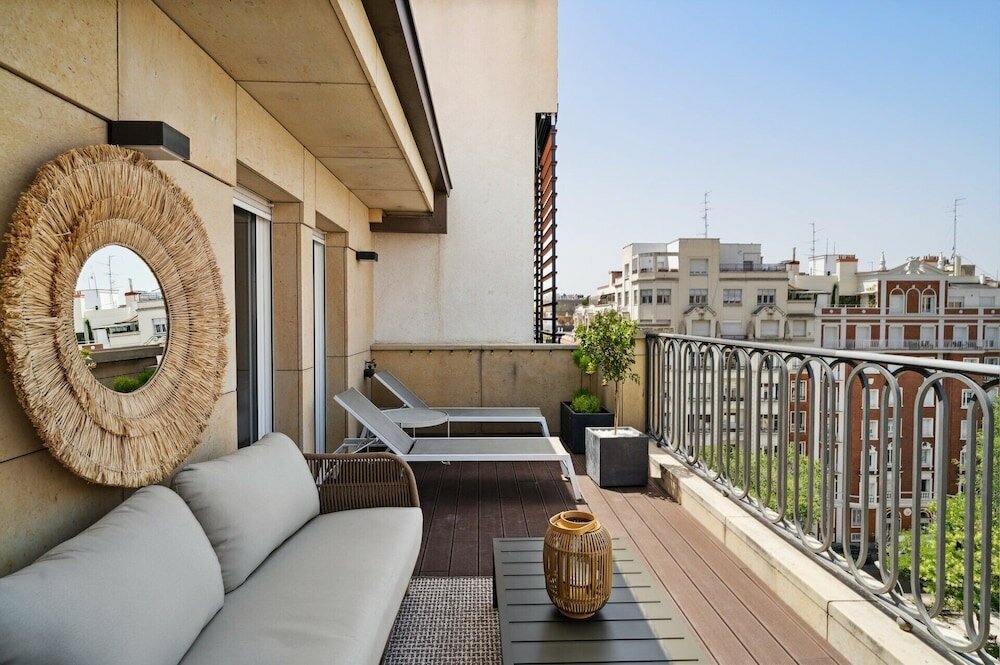 Фото Limehome Madrid Calle de Nuñez de Balboa