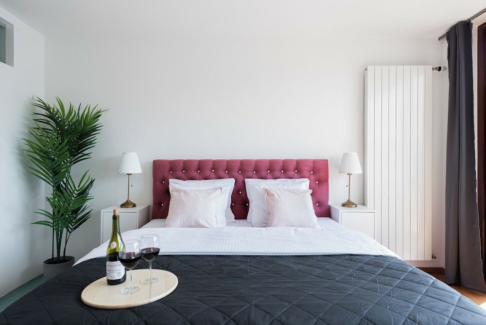 Фото Four bedroom apartment in Prague