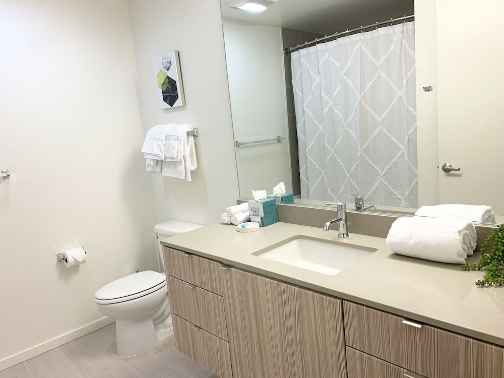 Фото Domicile Suites at Venn on Main