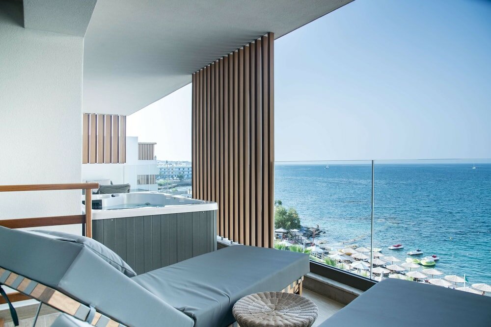 Фото Akasha Beach Hotel & SPA