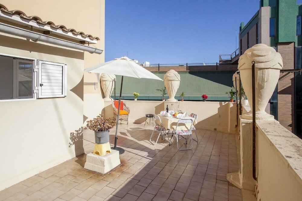 Фото Atico de lujo plaza ayuntamiento pet friendly