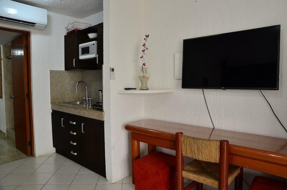 Фото Solymar Cancun Condos