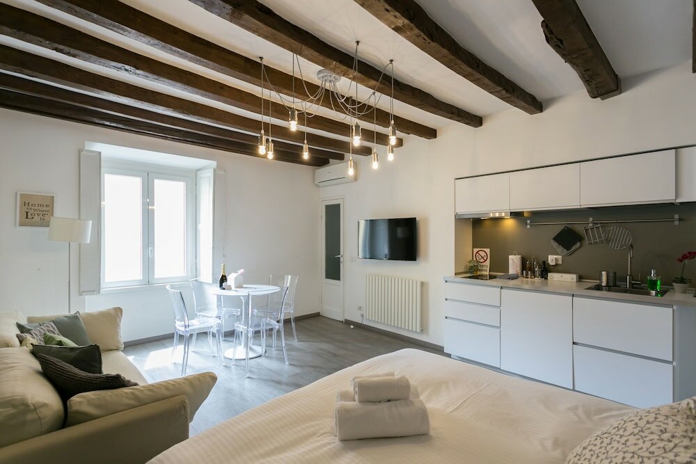 Фото Milano Apartments - Navigli Porta Genova