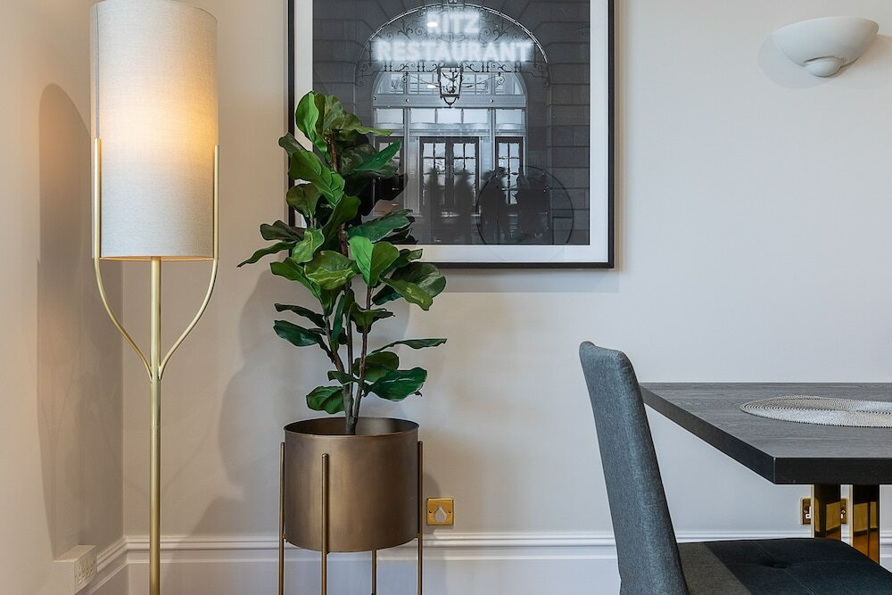 Фото Altido Astonishing 2 Bedroom near Mayfair & Piccadilly Circus