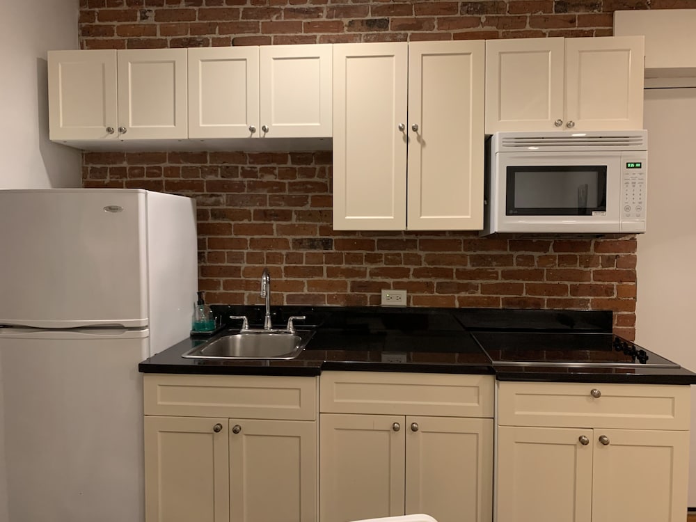 Фото 31 Street Broadway Hotel