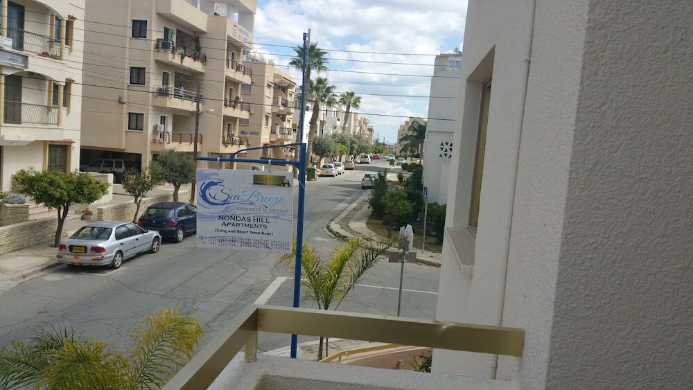 Фото Nondas Hill Hotel Apartments