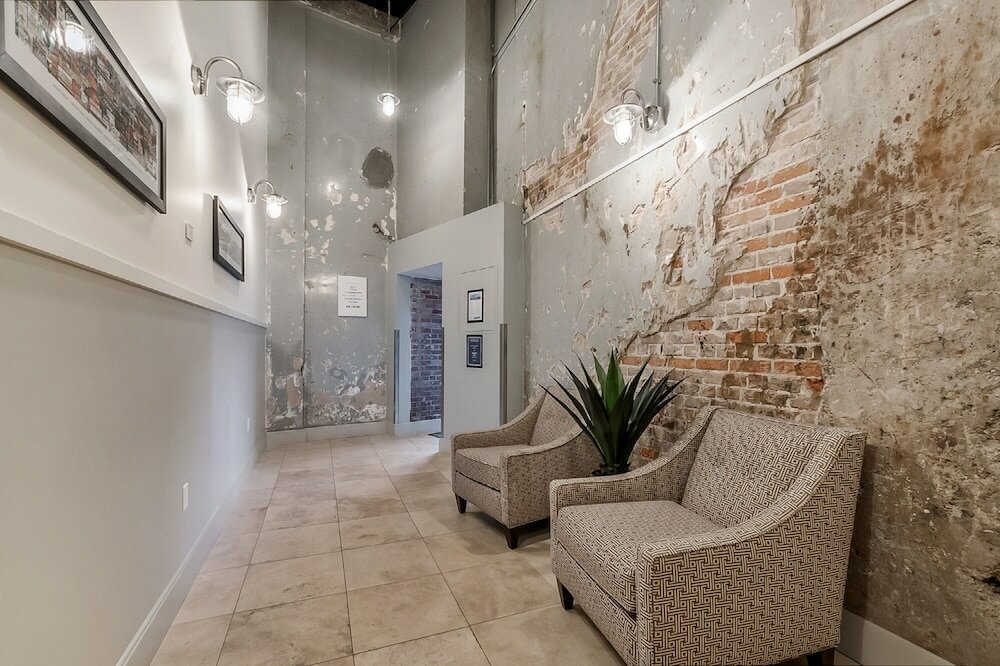 Фото Heart of Nola Modernized 4br Condo Gem